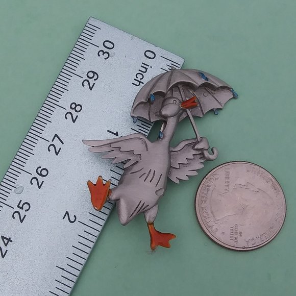 Vintage JJ Jonette duck with an umbrella dancing in the rain  brooch playful - Picture 8 of 12